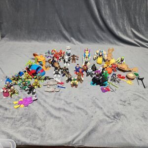 Lot of 34 Imaginext Marvel DC Ninja Turtles Star Wars Figures And More